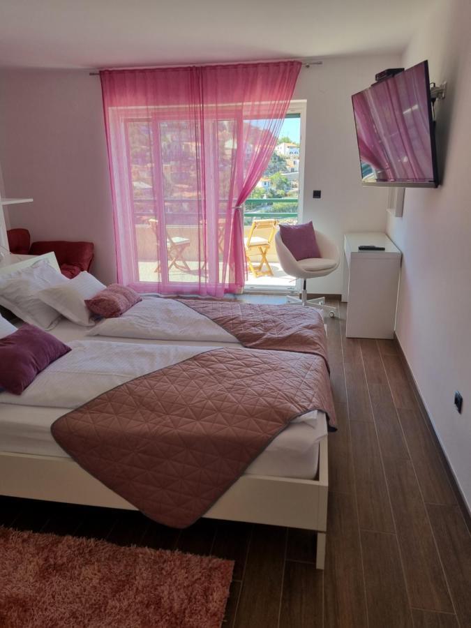 Villa Relax , With Seaview And Two Pools Near Beach Starigrad  Exteriér fotografie